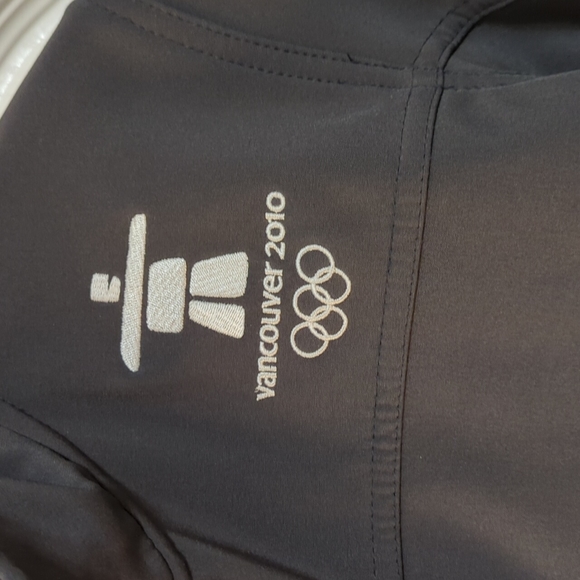 Women's Extra Small Official Licensed Vancouver 2010 Elevate Jacket - Picture 3 of 5